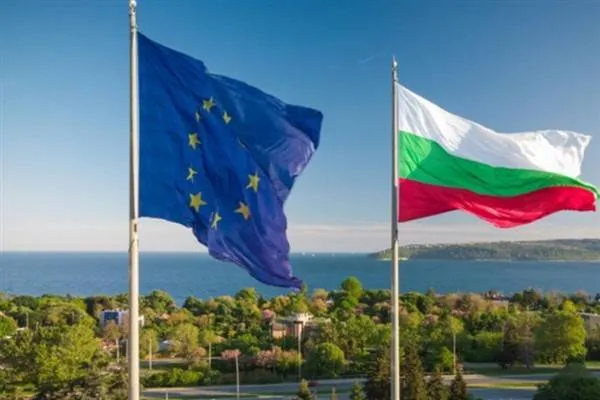 La Commissione europea congela parte dei fondi di recupero destinati alla Bulgaria