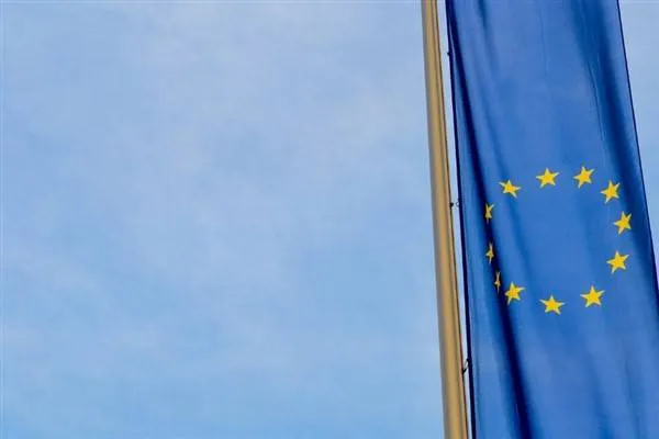 Yekîtiya Ewropayê di sala yekem a pêvajoya fêleka avê ya Valensiya de bi Spanya re hevpeymanî xwe nîşan da