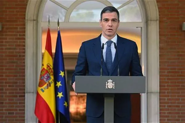 Spanish PM Sánchez urges caution over wildfires