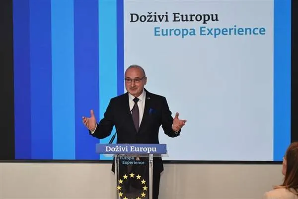 クロアチア外相ラドマン氏のジャカルタでの会談