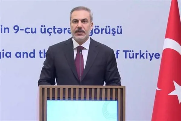 Minister Fidan traf sich mit dem armenischen Außenminister Mirzoyan