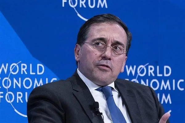 Albares: Divê Ewropa taleya xwe bi destên xwe bigire