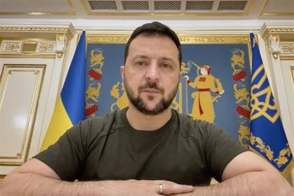 זלנסקי: אני מודה לאזרחים שלנו וללוחמים ששומרים על עצמאות אוקראינה