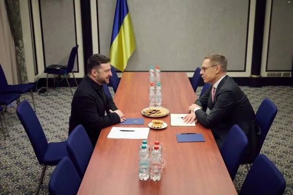 Zelenskî bi Serokê Fînlandayê Stubb re hat cem hev