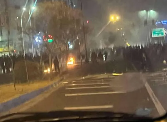 Kurê şahê dawîn ê Îranê: «Alîkarî li rê ye»