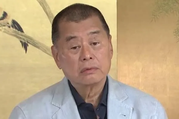 香港传媒大亨黎智英被判20年监禁