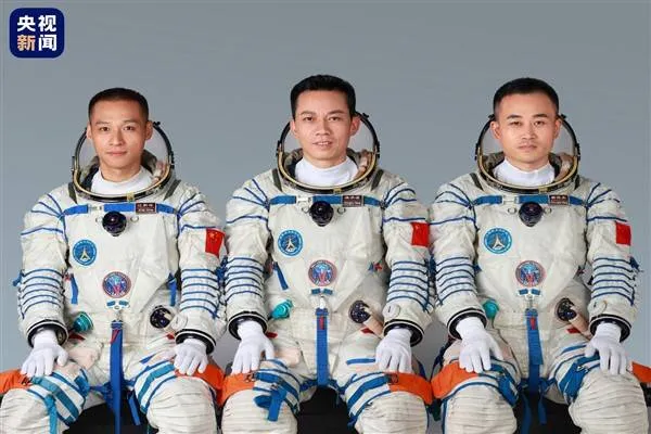 فضاپیمای انسان‌نگاری چین به نام Shenzhou-17 فردا پرتاب خواهد شد