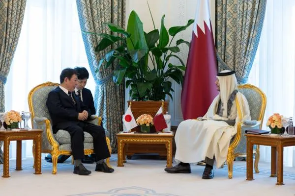 Al Thani meets Japanese Foreign Minister Motegi