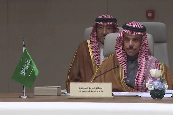 Ji 12 welatên Ereb û Îslamî bangek hevpar ji bo Îranê: Êrîşan rawestînin