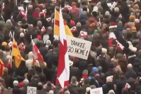 Euronews: YE li ser Gronlandê ji destpêkirina zû ya “bazûkaya” bazirganiyê paşveçû