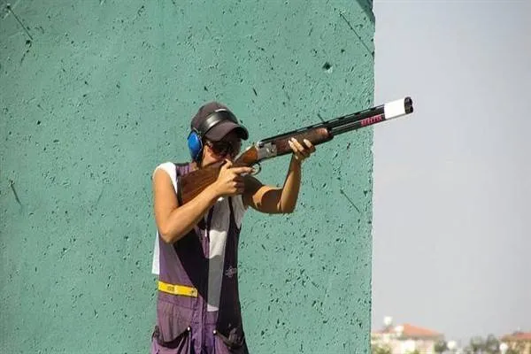 国内の射撃選手Aysel Özganが世界チャンピオンに