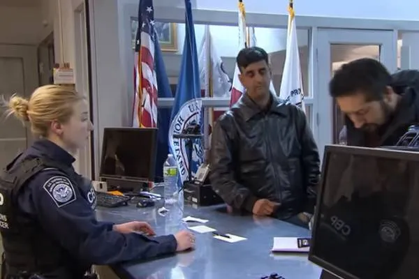 Dibe ku Dewletên Yekbûyî ji turistên bêderbasbûnê daxwaza 5 salî çîroka medyaya civakî bikin