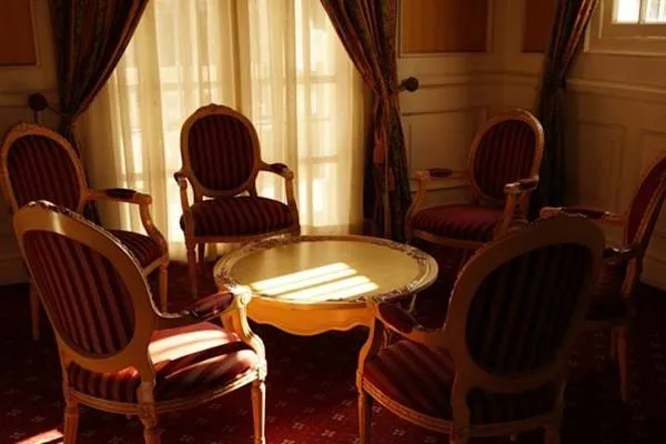 Bayramov ha incontrato il segretario generale del D8, l’ambasciatore Mahmood