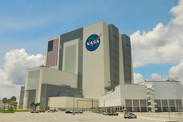 NASA: Rocket and Orion for Artemis 2 have reached the launch pad