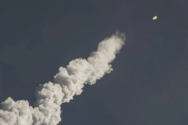 VAE: 4 angeblich aus dem Iran stammende Raketen wurden neutralisiert