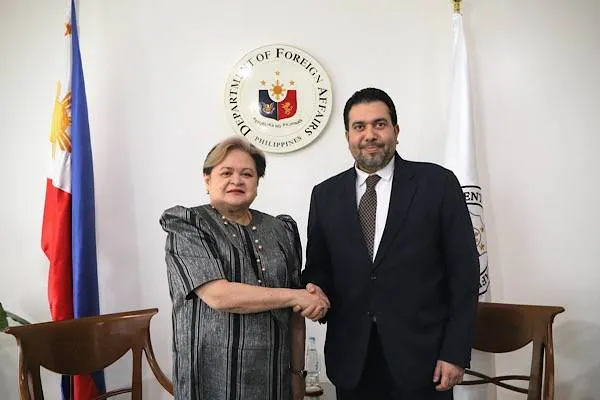 Philippines Foreign Minister Lazaro meets with Al Hamidi