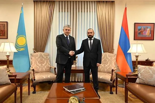 Kosherbayev u takua me ministrin e Jashtëm të Armenisë Mirzoyan