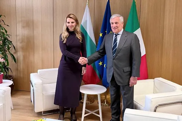 La ministra degli Esteri bulgara Petrova ha incontrato il collega italiano Tajani