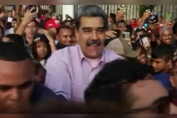 Maduro got ku ew di derbarê bazirganiya madeyên têkçûyî de ji bo axaftinê bi Dewletên Yekbûyî re amade ye