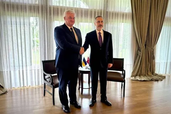Il ministro degli Esteri ucraino Sybiha ad Ankara