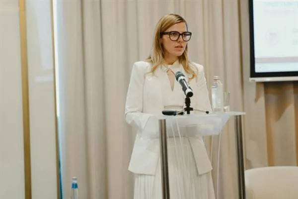 Petrova bolgár külügyminiszter telefonon egyeztetett iráni kollégájával, Aragcsival
