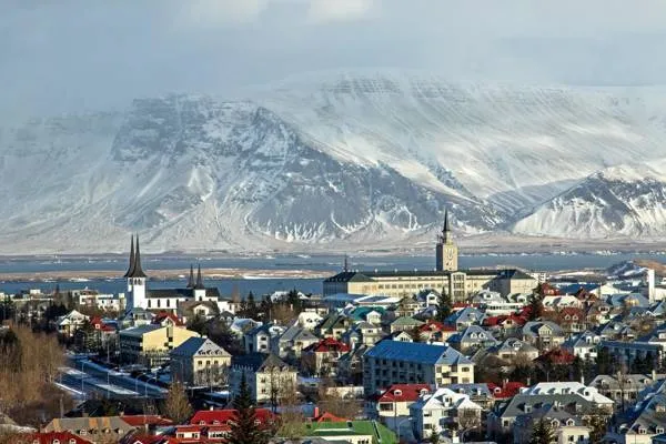 La plaisanterie du « 52e État » du nouvel ambassadeur américain provoque la colère en Islande