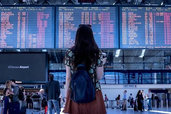 Irán reanuda los vuelos internacionales