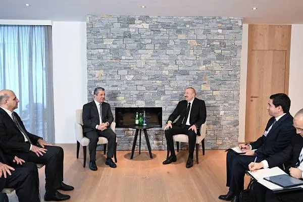 الرئيس علييف يلتقي بارزاني