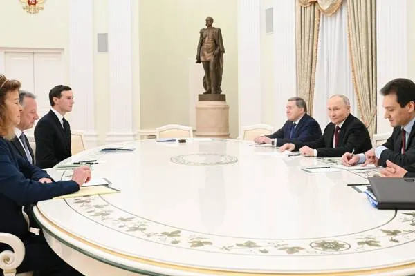 Putîn bi Nûnerê Taybet a Serokê Dewletên Yekbûyî, Witkoff, re civî