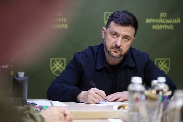 Zelensky: Rispondiamo agli attacchi russi contro le vite umane