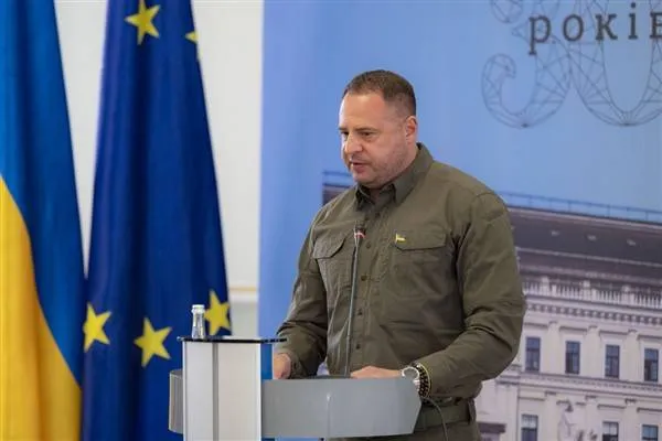 Yermak: Sê zarokên ukraynî ji herêmên dagirkerî vegerînayîn