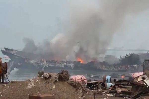 Atacurile Houthi au paralizat portul Mocha: 7 morți și pierderi de 16 milioane de dolari