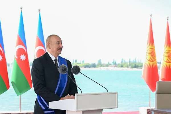 Aliyev ha incontrato l’ex presidente ucraino Yushchenko