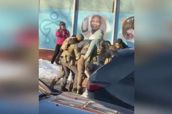 Çavkan: “Serfermandar”ê polîsa sînorê Gregory Bovino ji kar hat avêtin