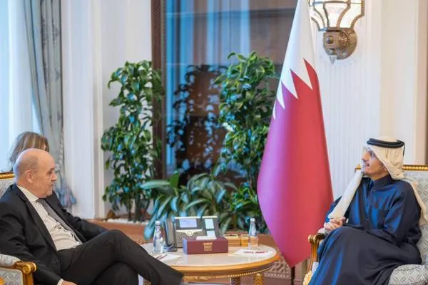 ال ثاني يلتقي مبعوث ماكرون الخاص إلى لبنان لودريان