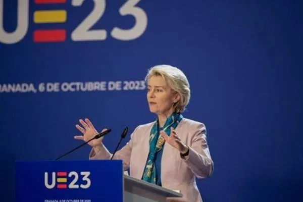 Leyen bi Serokwezîrê Spanyayê Sanchez re civî bû