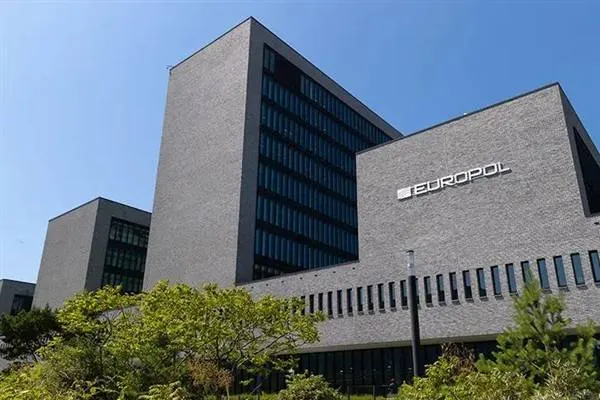 Politico: Европейската полиция иска изкуствен интелект за борба с престъпността