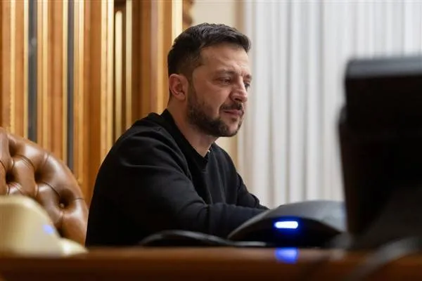 Zelensky: Attendiamo i segnali della delegazione americana