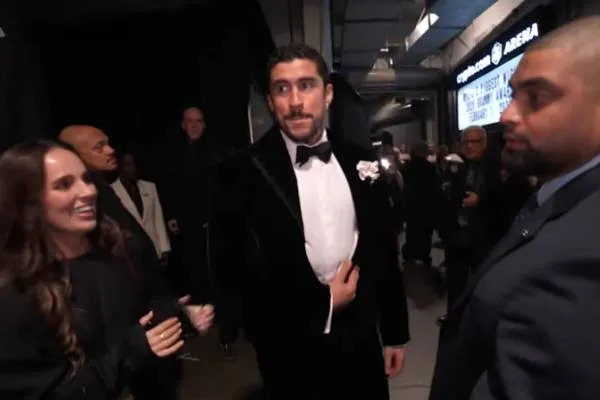 La cerimonia dei Grammy Awards segnata da proteste contro l’ICE