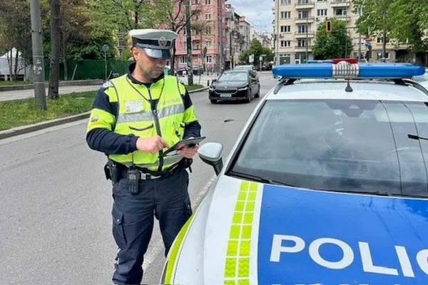 Санкции за неправоспособен шофьор и незаконно състезание в София