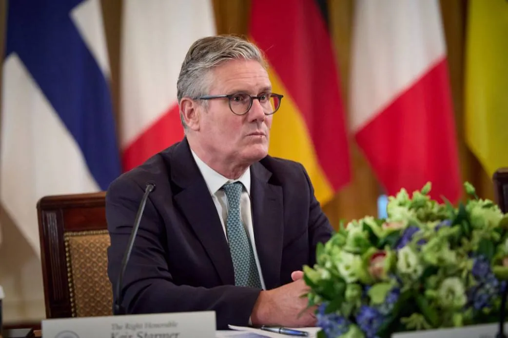 Starmer hêzên Îsraêlê yên li ser Doha şermezar kir