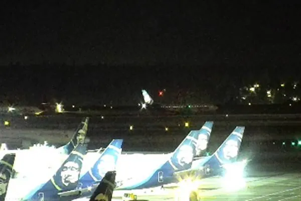 Alaska Airlines suspende todos sus vuelos