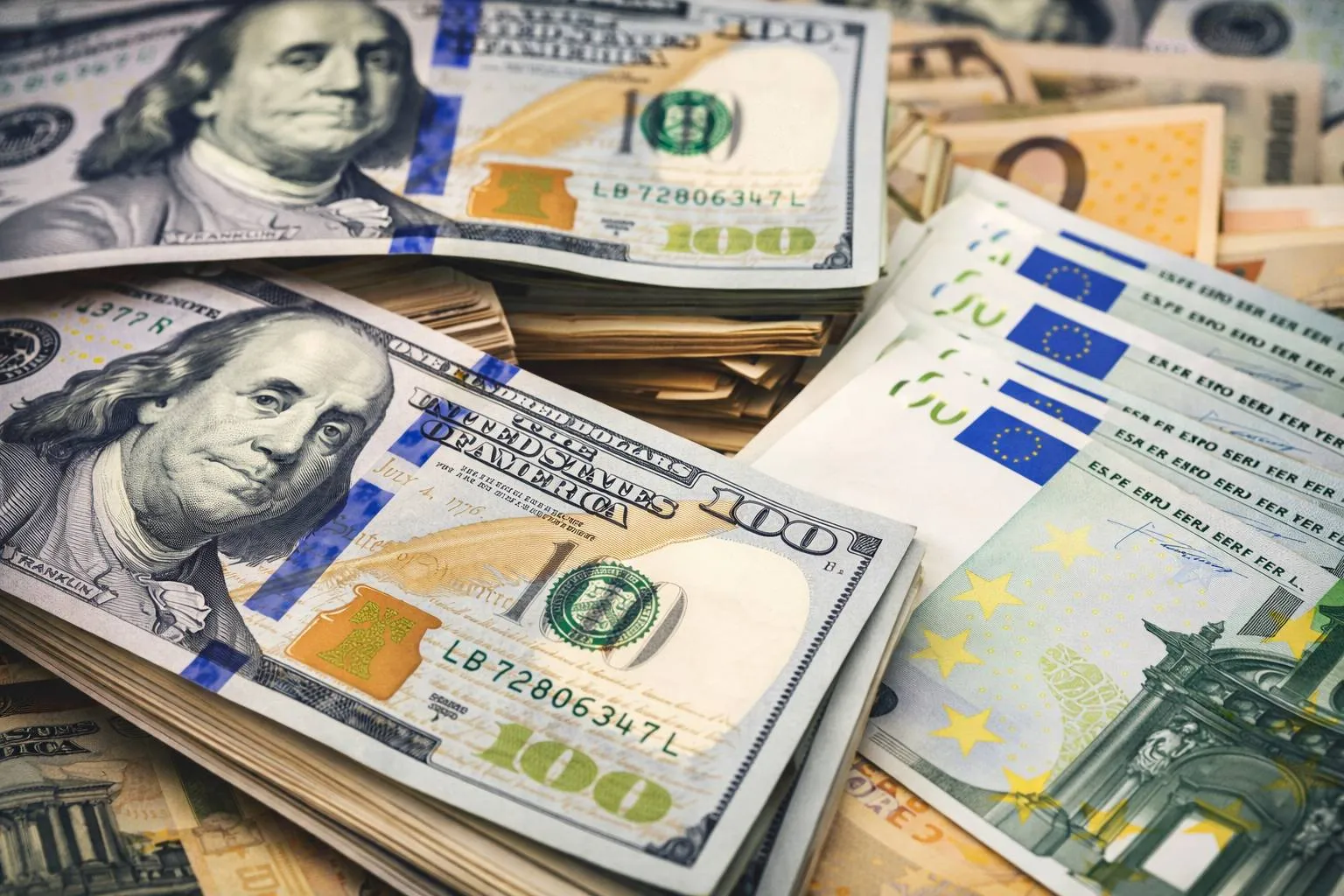 Li bazarên diravan dolar û euro bêguher man