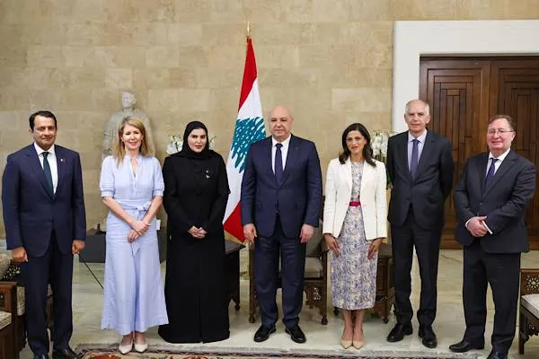 Le président libanais Aoun reçoit une délégation conjointe du Qatar, du Royaume-Uni et de la France