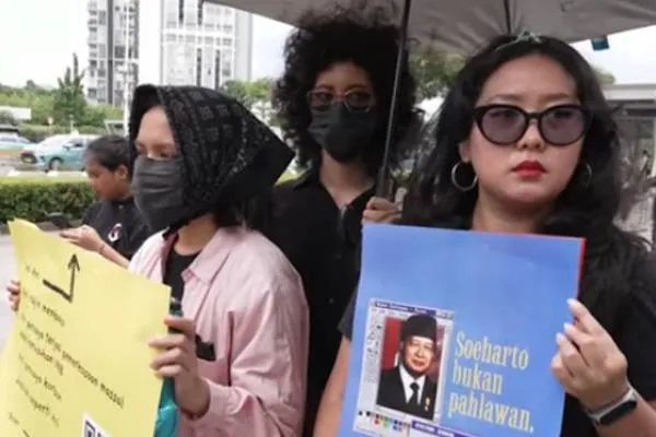 إندونيسيا تعلن الدكتاتور السابق سوهارتو 