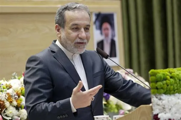 Ministra Derve ya Îranê Araghchi bi hevokê xwe ya Sûdî re civî