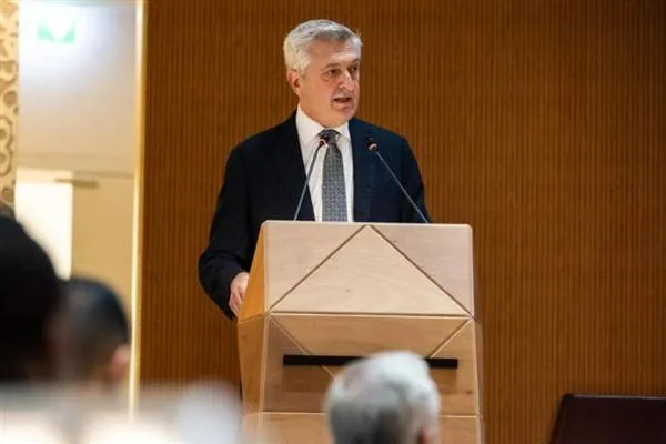 Grandi: The Iranian people must decide their own future