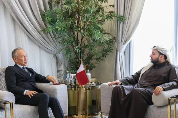 Al Khulaifi meets with Japanese Foreign Minister’s Special Advisor Takeshi