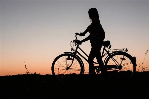 OMS: Caminar y andar en bicicleta son clave para ciudades más saludables y habitables