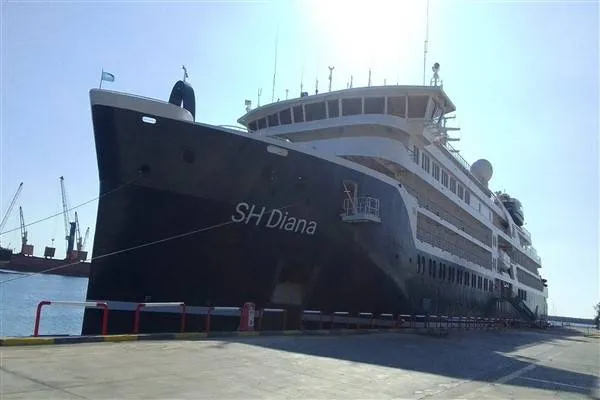 QTerminals Анталия пристанище посреща луксозния круизен кораб SH Diana